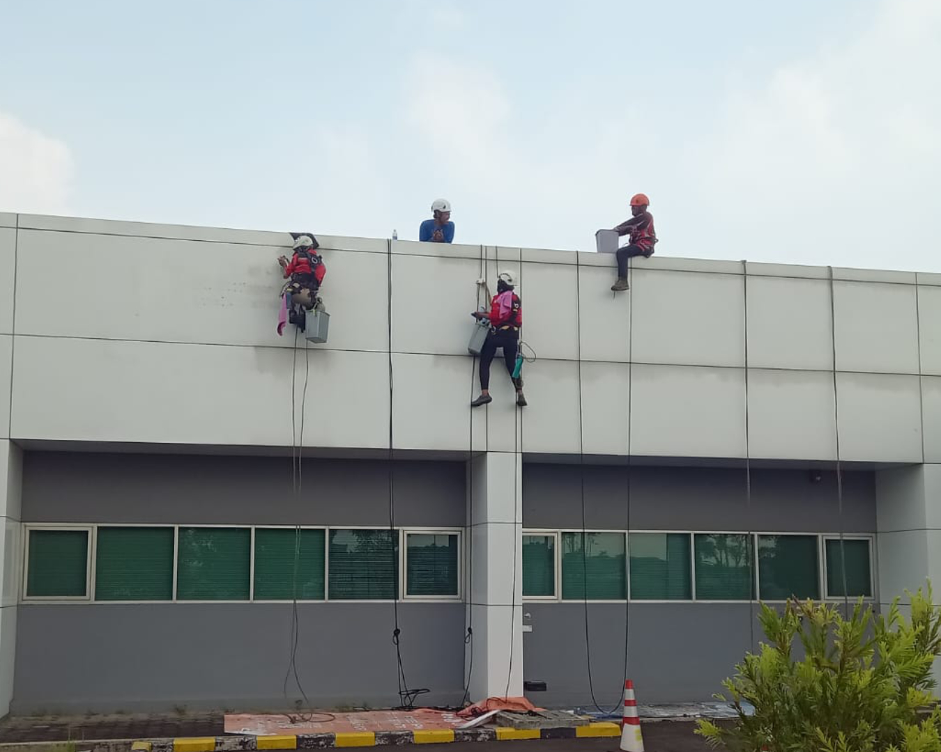 Cleaning Eneos Building