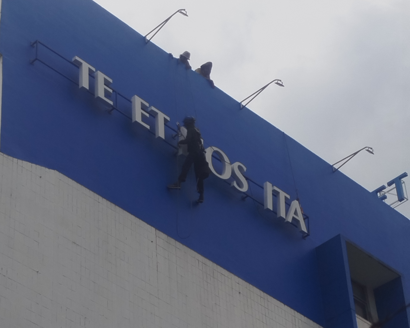 Maintenance Signage Gedung